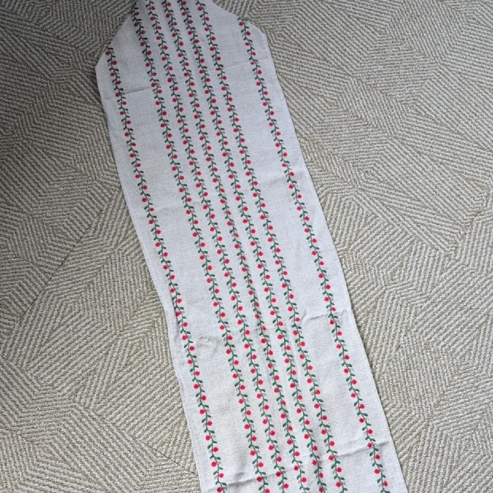 Source Unknown embroidered linen